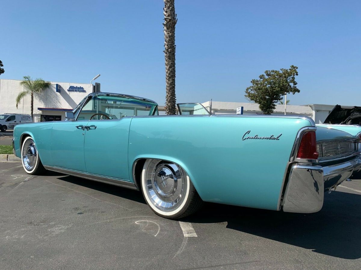 1965 Lincoln Continental Convertible