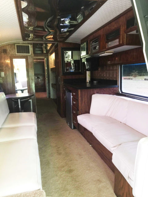 inside loretta lynn's tour bus