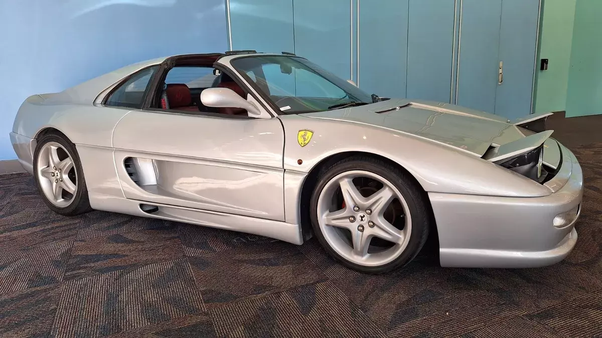 1900 Replica/Kit Makes MR2 looks Like a Ferrari F355