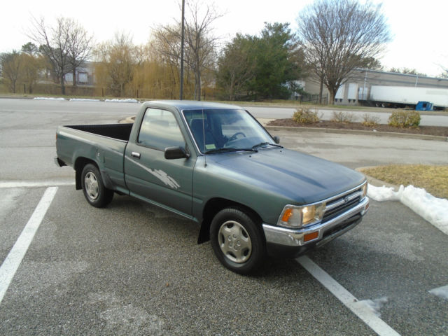 1993 Toyota Tacoma DELUXE