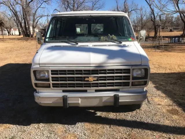 1992 Chevrolet G20 Van Full Size Cargo Van