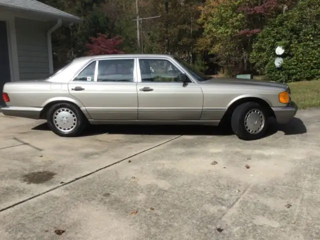 1987 Mercedes-Benz 560 SEL