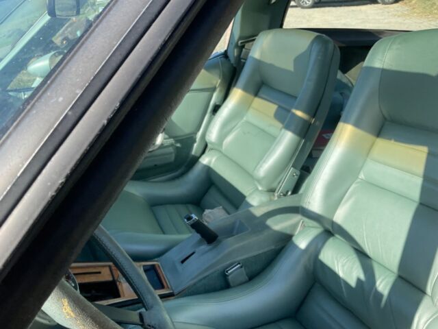 1982 Chevrolet Corvette Silver green leather