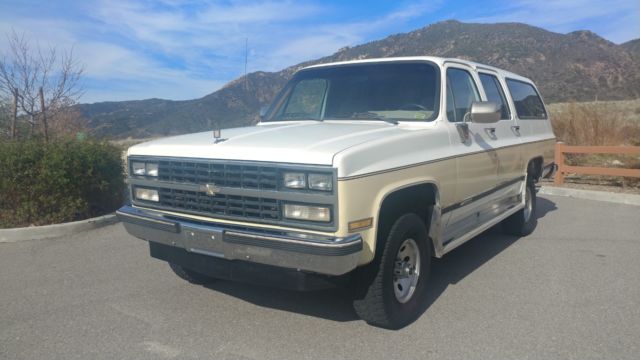 1989 Chevrolet Suburban V1500 4x4