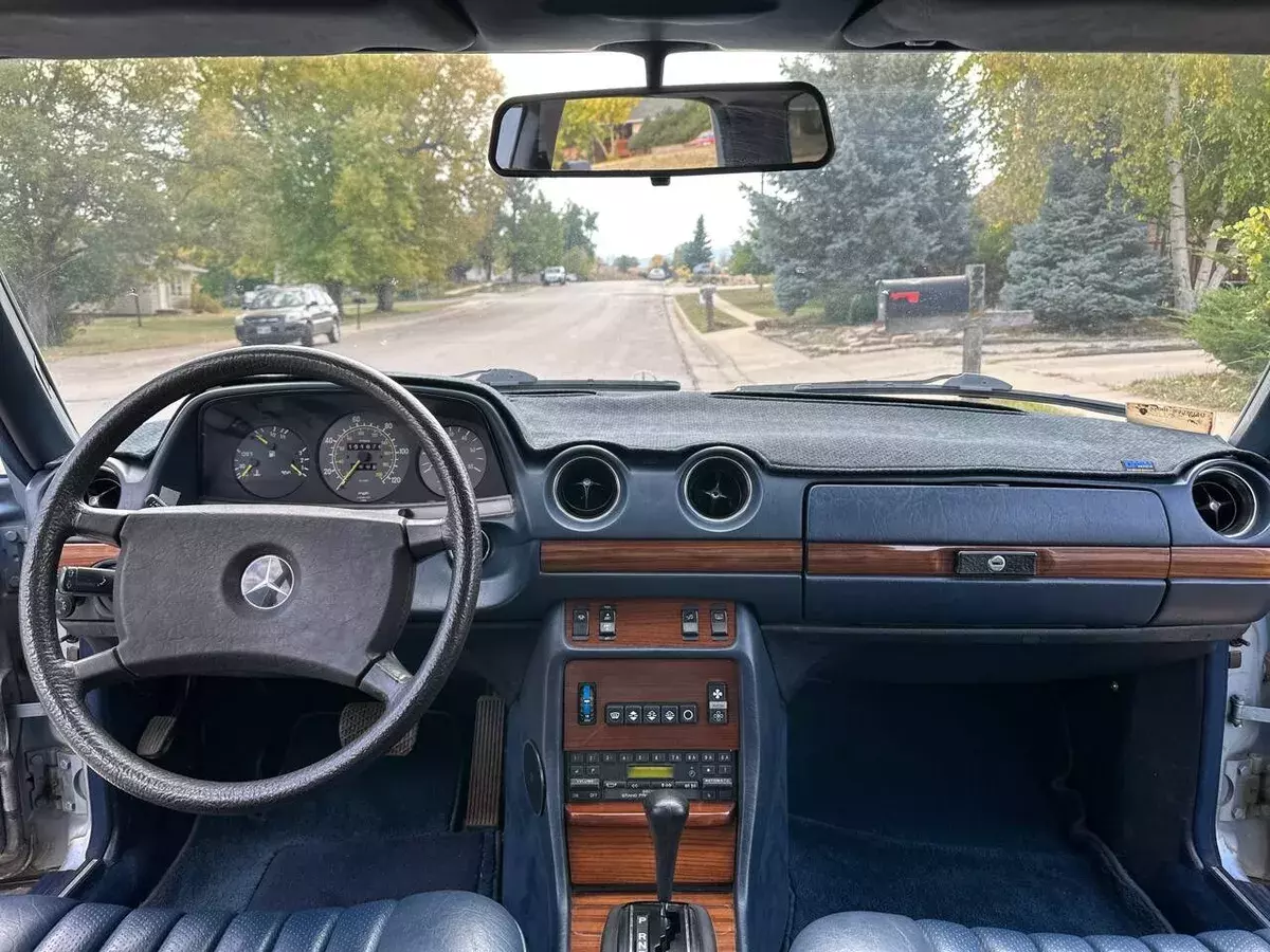 1985 Mercedes-Benz 300-Series