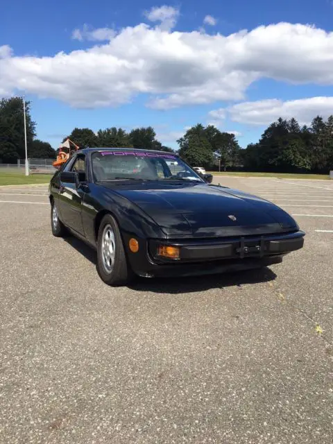 1987 Porsche 924 S model