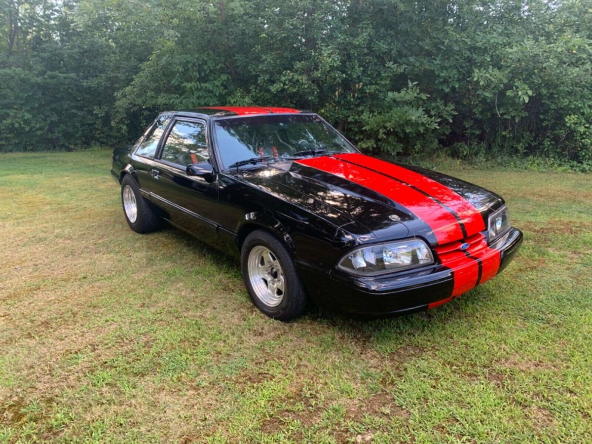 1990 Ford Mustang