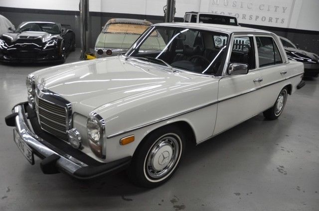 1974 Mercedes-Benz 200-Series