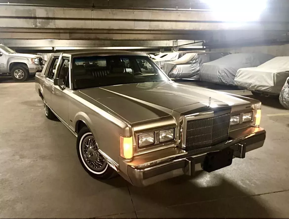 1988 Lincoln Town Car