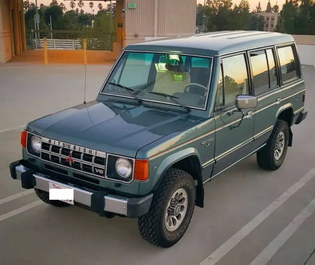 1991 Mitsubishi Montero LS