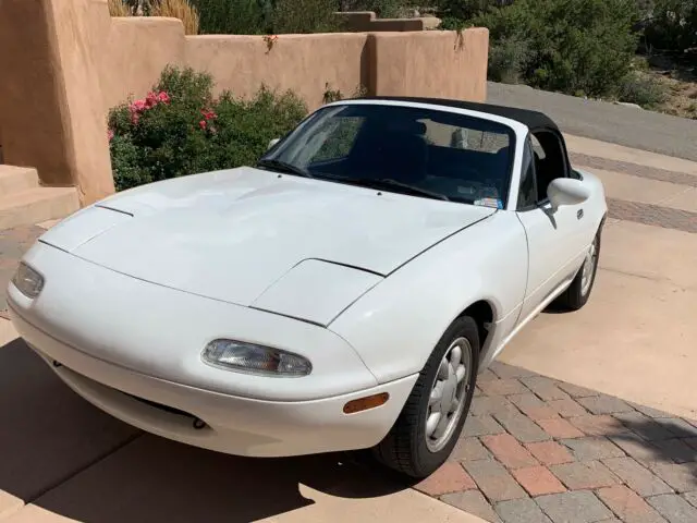 1990 Mazda MX-5 Miata white