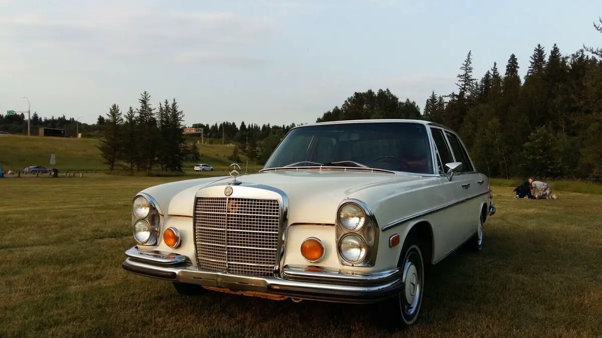 1972 Mercedes-Benz 200-Series 280 se