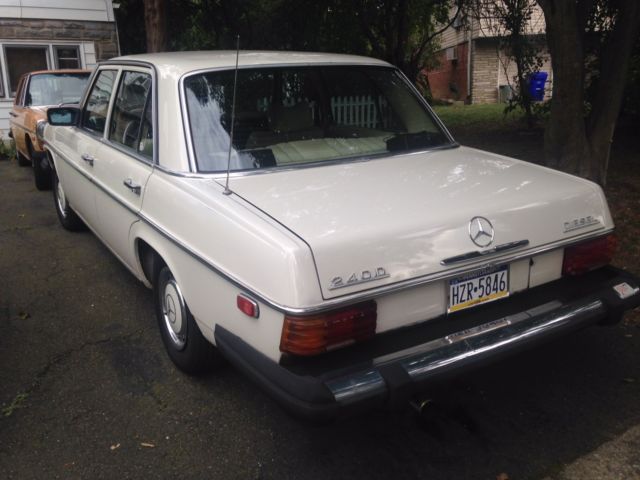 1974 Mercedes-Benz 200-Series