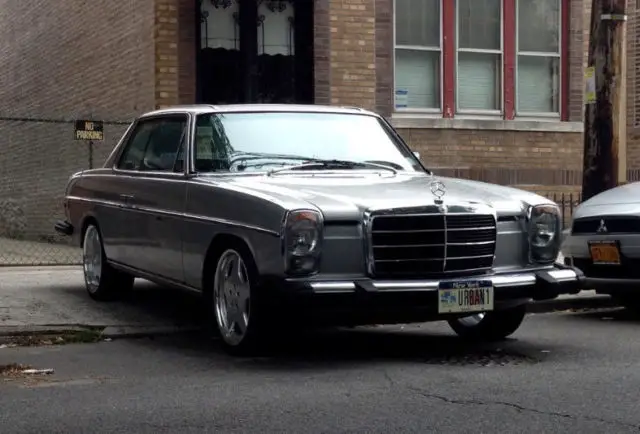 1974 Mercedes-Benz 200-Series