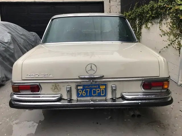 1970 Mercedes-Benz 200-Series