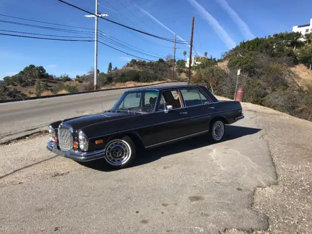 1973 Mercedes-Benz 200-Series