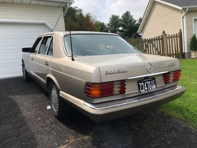 1987 Mercedes-Benz 300-Series