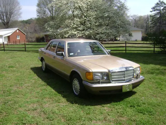 1988 Mercedes-Benz 300-Series 4 Door Sedan