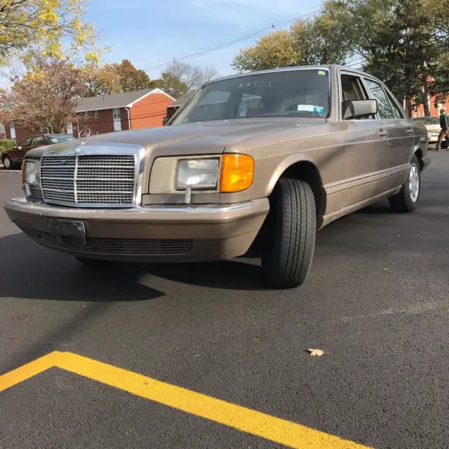 1990 Mercedes-Benz 300-Series