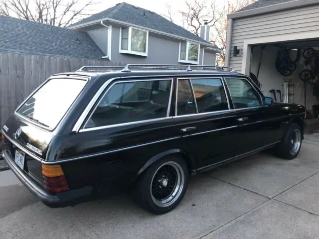 1983 Mercedes-Benz 300-Series