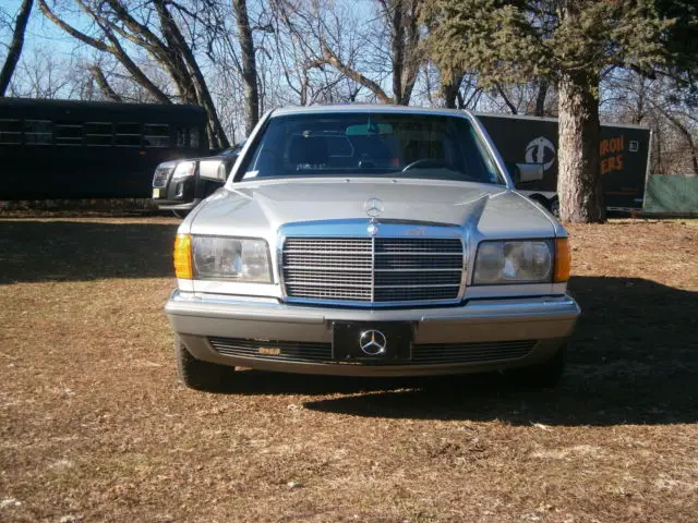 1984 Mercedes-Benz 300-Series 380SE