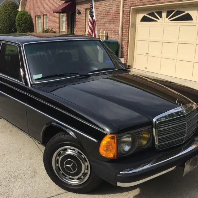 1981 Mercedes-Benz 200-Series Chrome