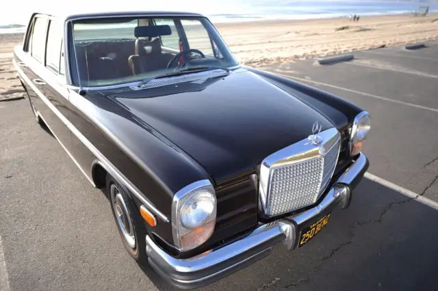 1972 Mercedes-Benz 200-Series Sedan