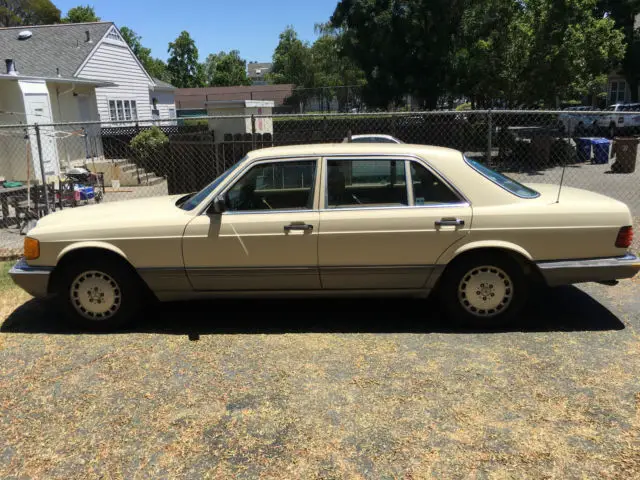 1986 Mercedes-Benz 300-Series