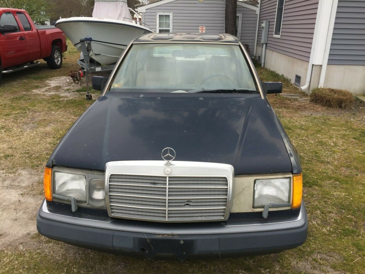 1990 Mercedes-Benz 300-Series Base 3.0