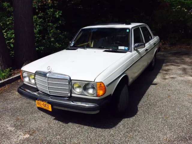 1985 Mercedes-Benz 300-Series