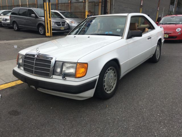 1989 Mercedes-Benz 300-Series coupe