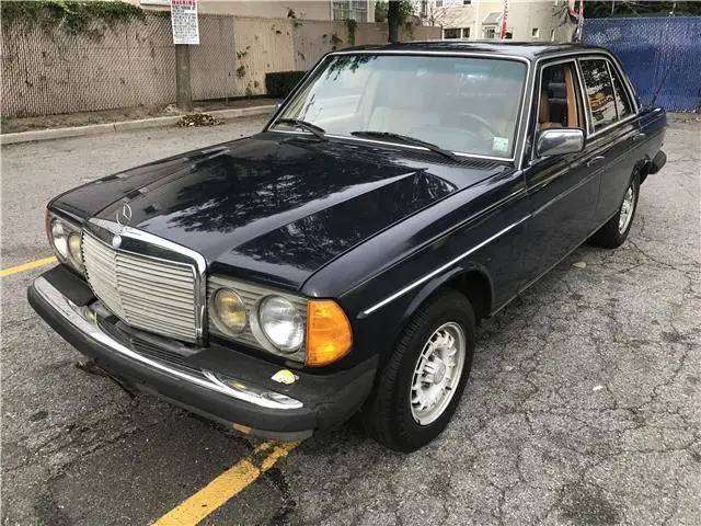 1983 Mercedes-Benz 300-Series