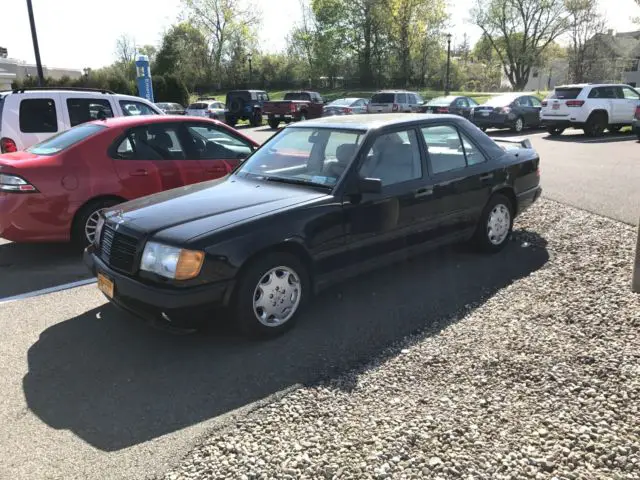 1986 Mercedes-Benz 300-Series