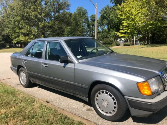 1989 Mercedes-Benz E-Class