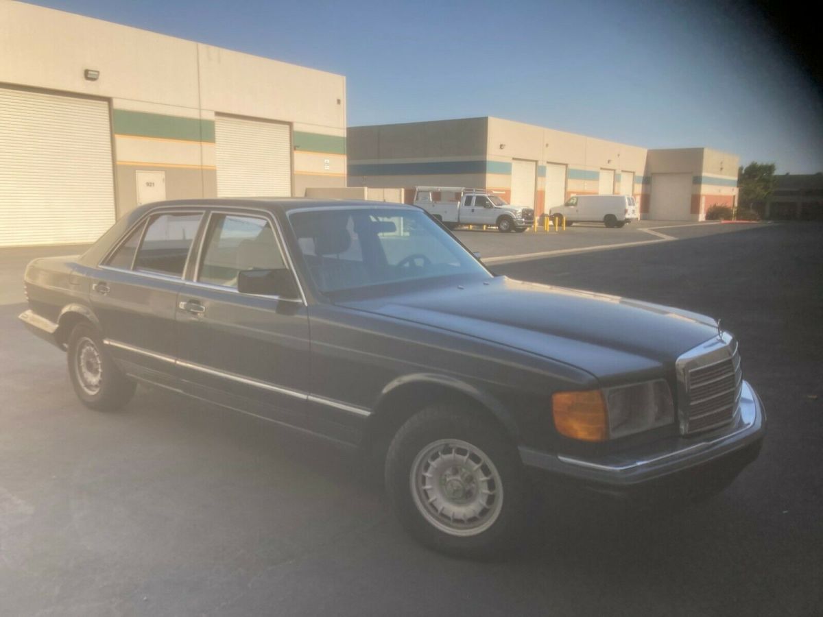 1985 Mercedes-Benz 300-Series