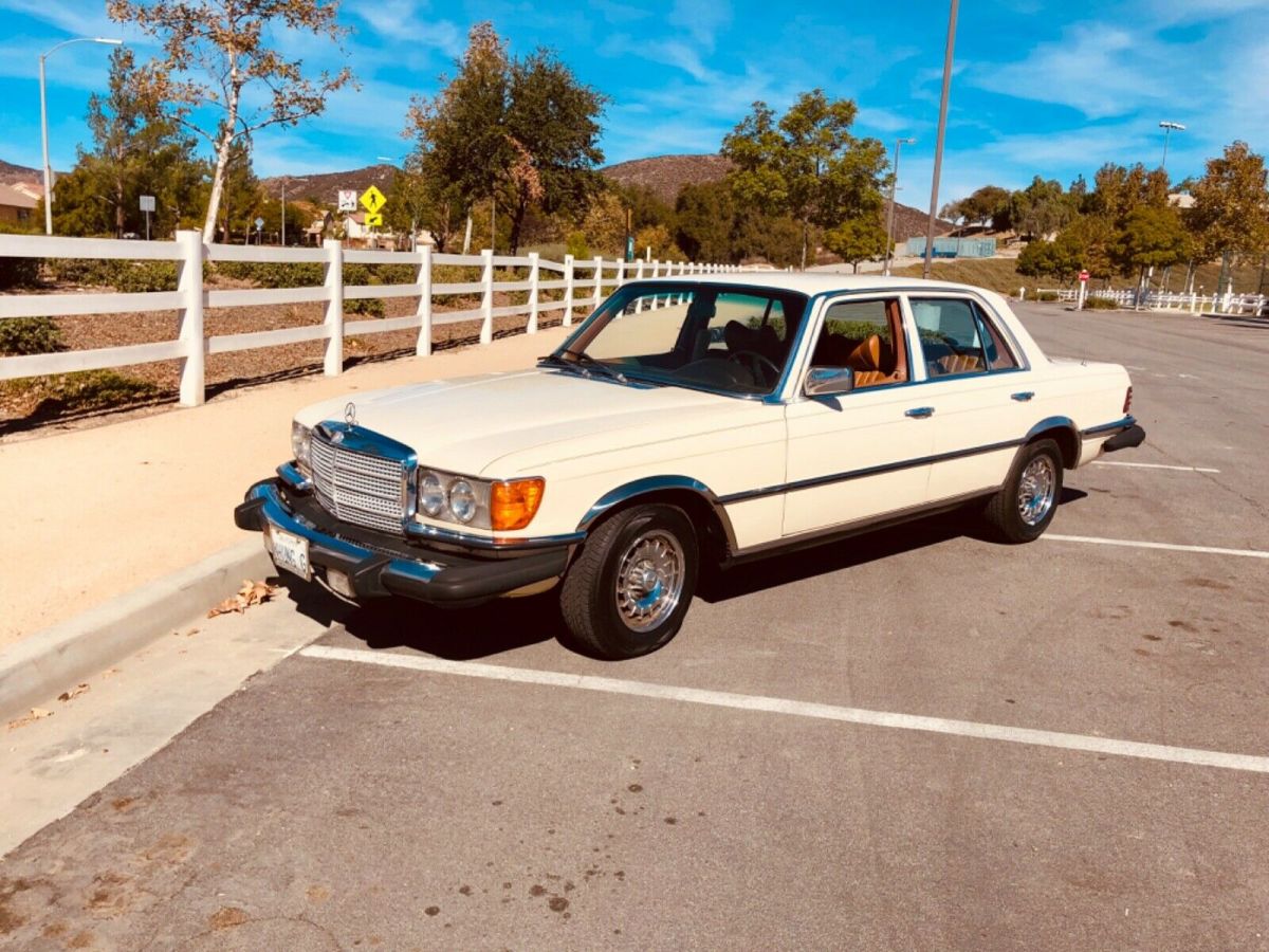 1980 Mercedes-Benz 300-Series 4DR