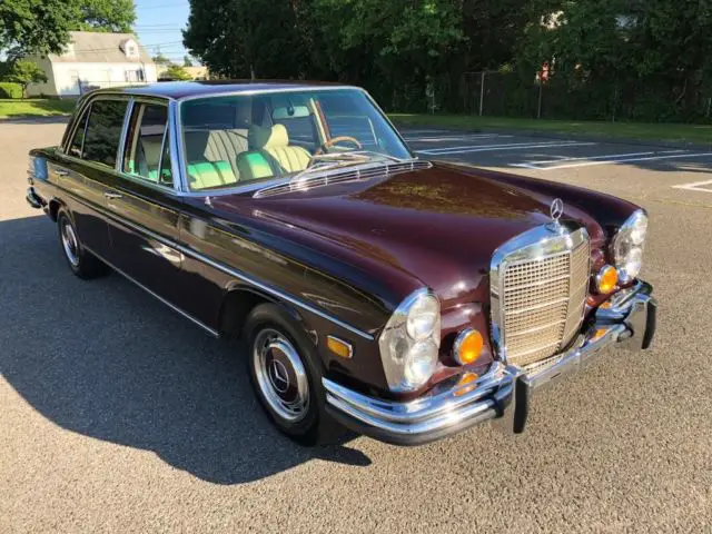 1970 Mercedes-Benz 300sel --