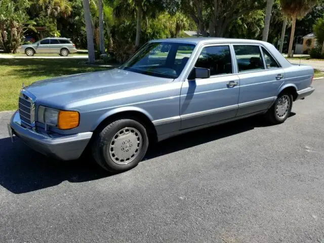 1987 Mercedes-Benz 400-Series