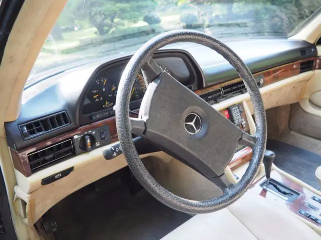 1985 Mercedes-Benz 500-Series