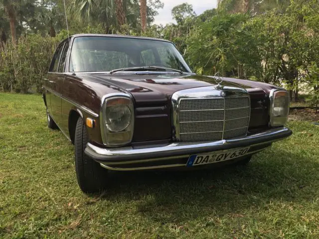 1969 Mercedes-Benz 200-Series D 220