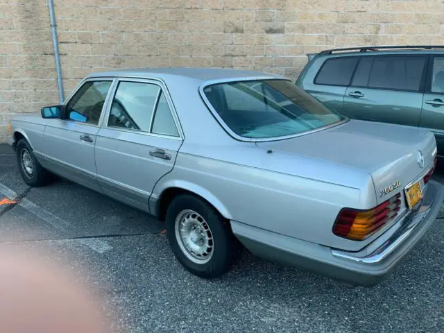 1982 Mercedes-Benz 300-Series