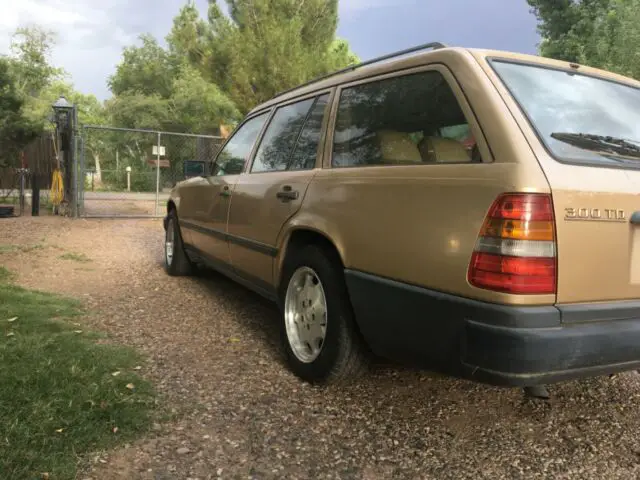 1987 Mercedes-Benz 300-Series