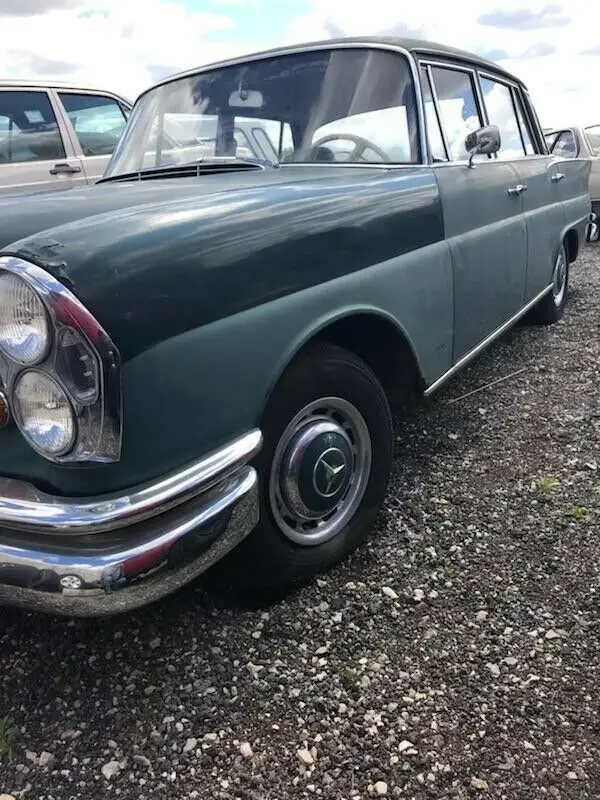 1964 Mercedes-Benz 200-Series