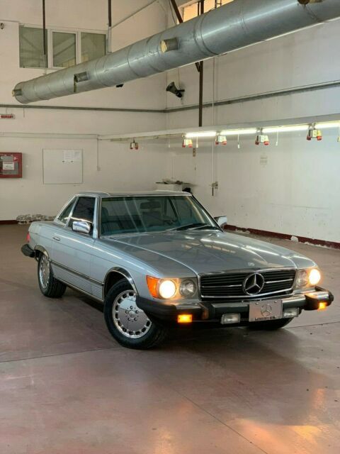 1984 Mercedes-Benz SL-Class