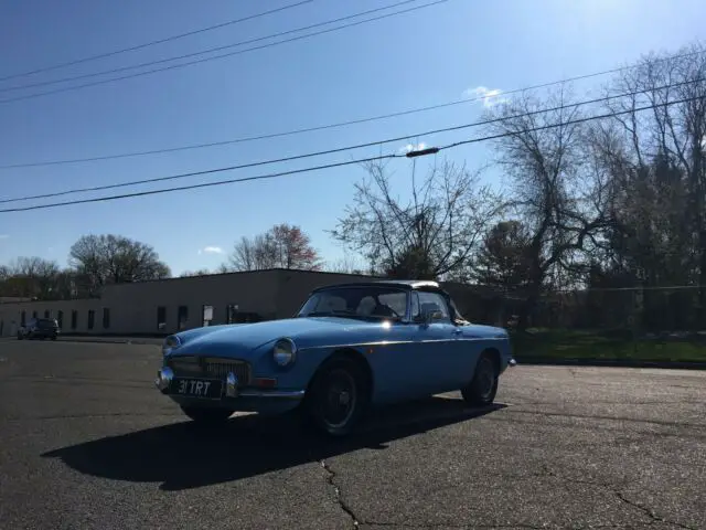 1969 MG MGB VERY CLEAN RUST FREE RUNS GREAT NO RESERVE