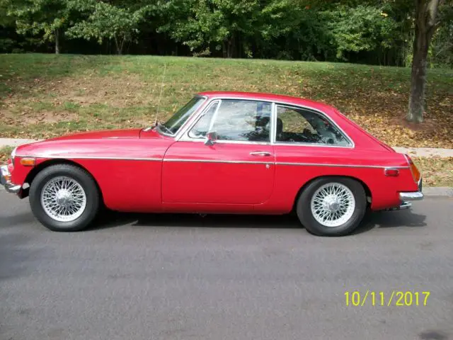 1974 MG MGB STANDARD TRIM  5 WIRE WHEELS