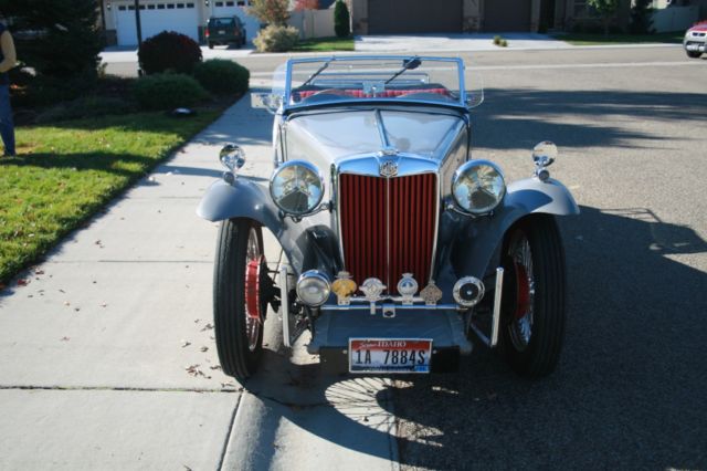 1949 MG T-Series red leather
