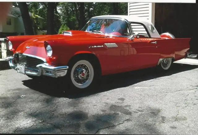 1957 Ford Thunderbird