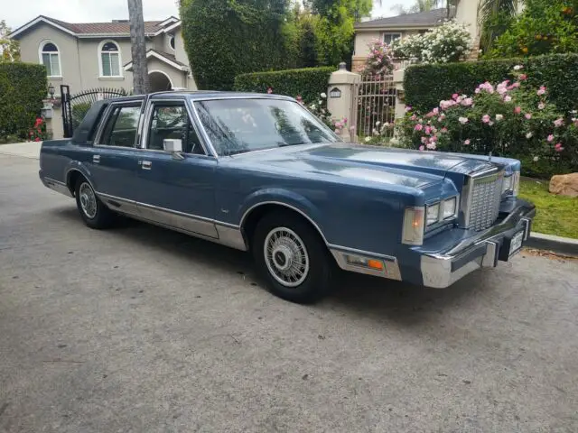 1985 Lincoln Town Car Signature