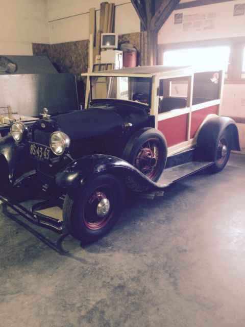 1928 Ford Model A Woody